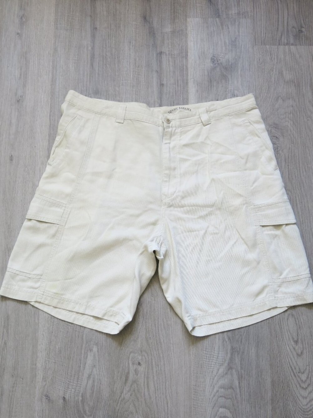 Tommy Bahama Relax Fit Cotton Blend Beige Casual Short - Size 40
